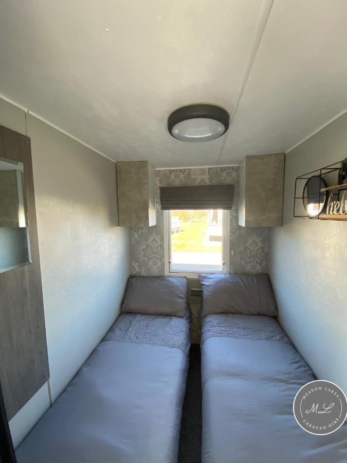 Meadow Lakes 22 - Golden Palm, Pet Friendly, Wifi, Bed Linen - Meadow Lakes Caravan & Lodge Hire Скегнесс Экстерьер фото