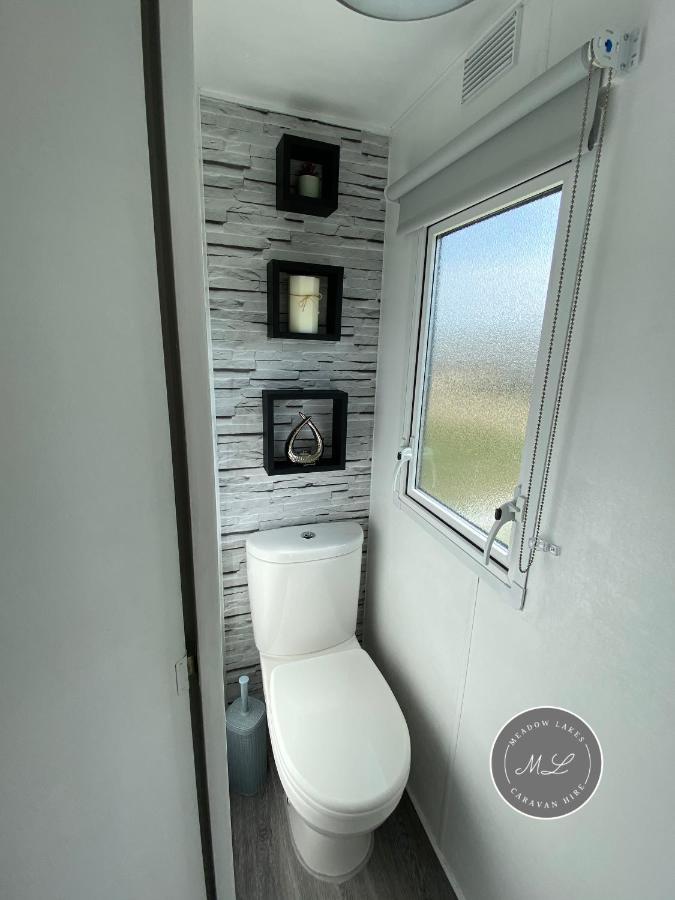 Meadow Lakes 22 - Golden Palm, Pet Friendly, Wifi, Bed Linen - Meadow Lakes Caravan & Lodge Hire Скегнесс Экстерьер фото